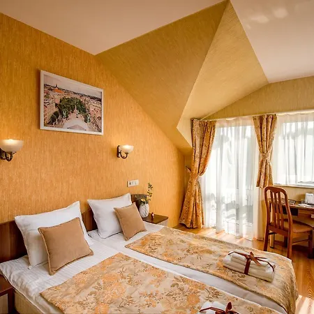 Hotel&spa Pysanka, писанка, 3 сауни та джакузі - індивідуальний відпочинок у מלון
