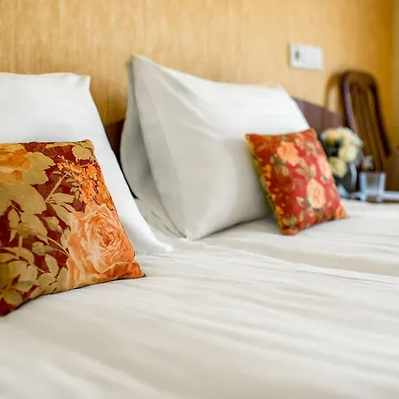 Hotel&spa Pysanka, писанка, 3 сауни та джакузі - індивідуальний відпочинок у מלון