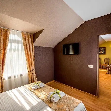 Hotel&spa Pysanka, писанка, 3 сауни та джакузі - індивідуальний відпочинок у Szálloda Lviv