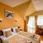 Hotel&spa Pysanka, писанка, 3 сауни та джакузі - індивідуальний відпочинок у מלון