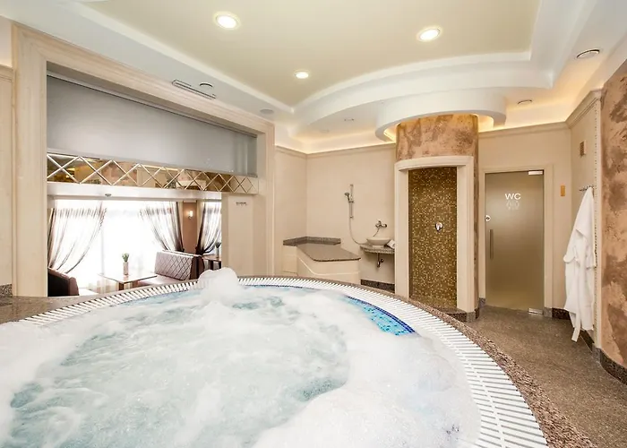 ホテル Hotel&spa Pysanka, писанка, 3 сауни та джакузі - індивідуальний відпочинок у リヴィウ